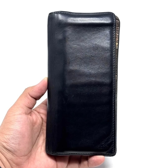 Gucci Accessories - Gucci bifold long Wallet